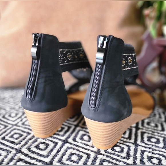 Cute Blue Sandles - Picture 9 of 12